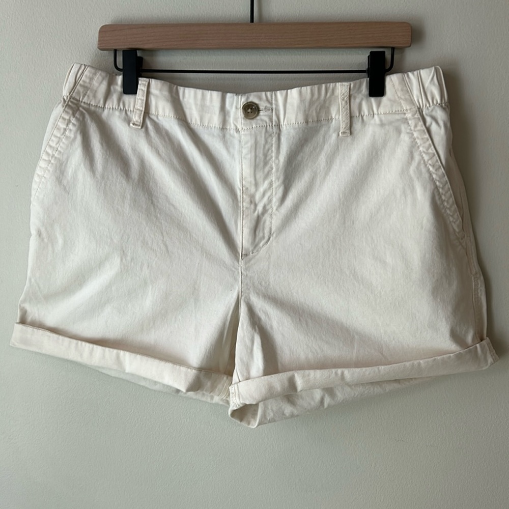 Old Navy everyday elastic waist chino shorts cream white size large
